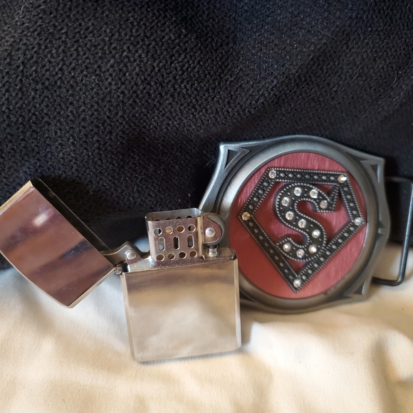 NWOT Pink rhinestone Superwoman belt buckle with refillable butane lighter - Picture 1 of 4